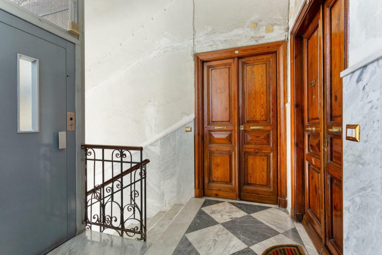 Apartament La Smorfia Napoli Zewnętrze zdjęcie
